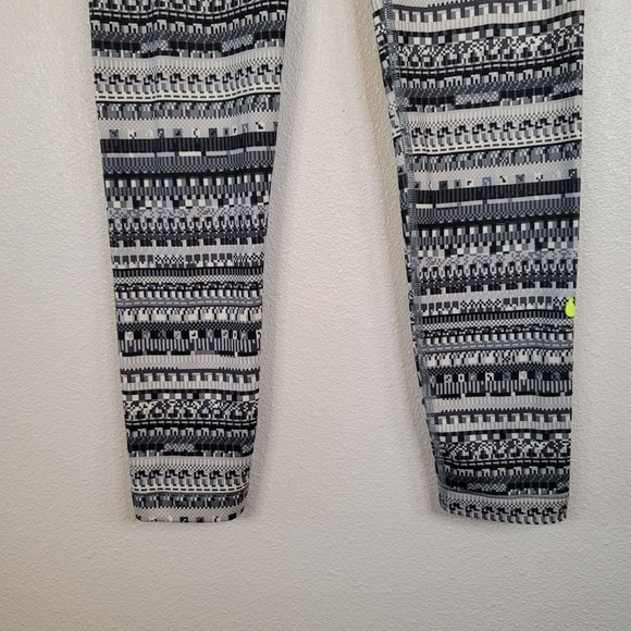 Nike Pro Warm 8 Bit Fair Isle Tights Medium - Picture 4 of 10